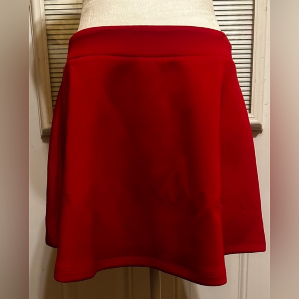 #1133 Forever 21: Red Short Skirt/Large/Length 15” NWT